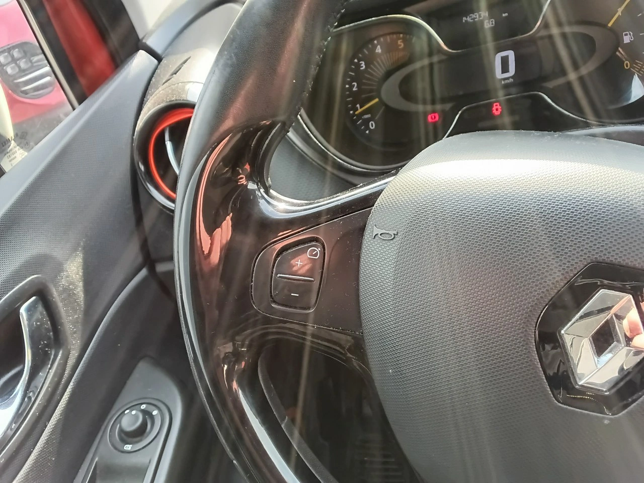 Renault Captur - Zdjęcie 23