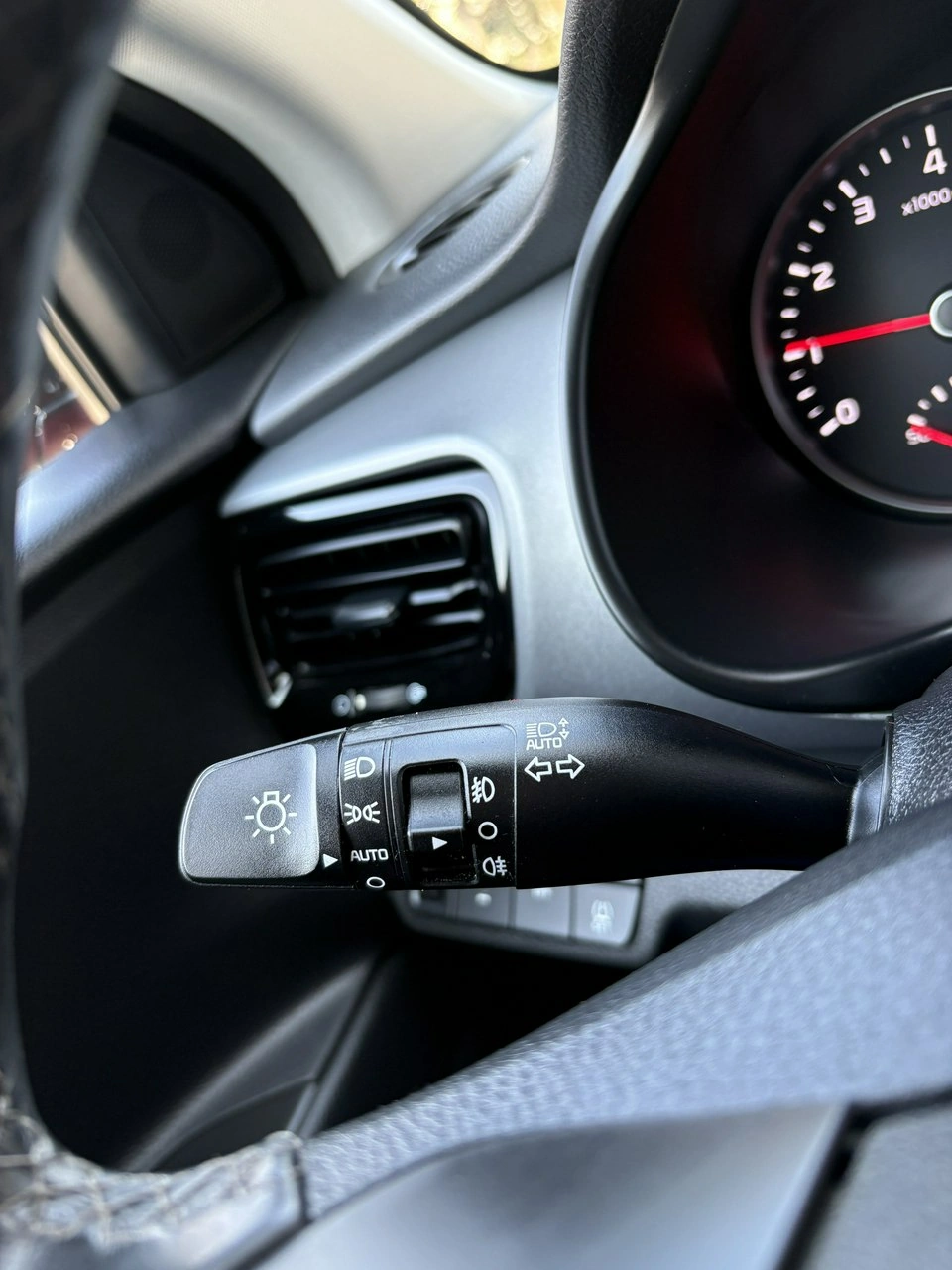 Kia Stonic - Zdjęcie 23