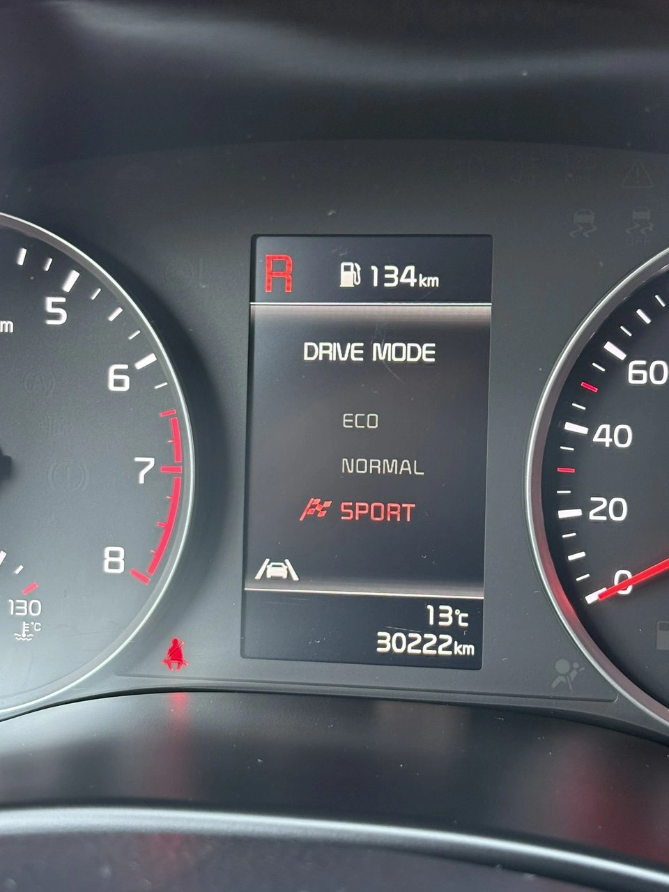 Kia Stonic - Zdjęcie 28