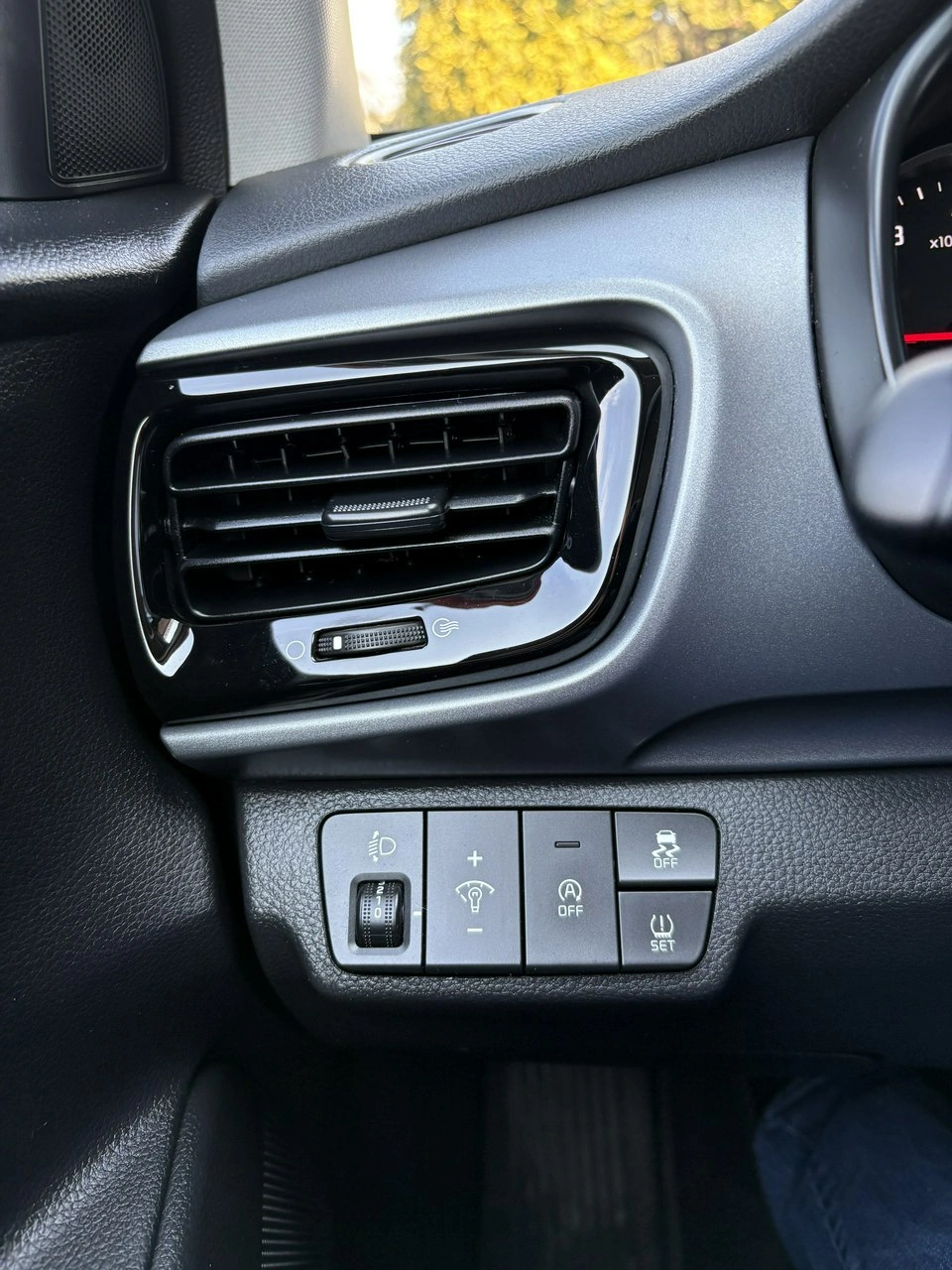 Kia Stonic - Zdjęcie 29