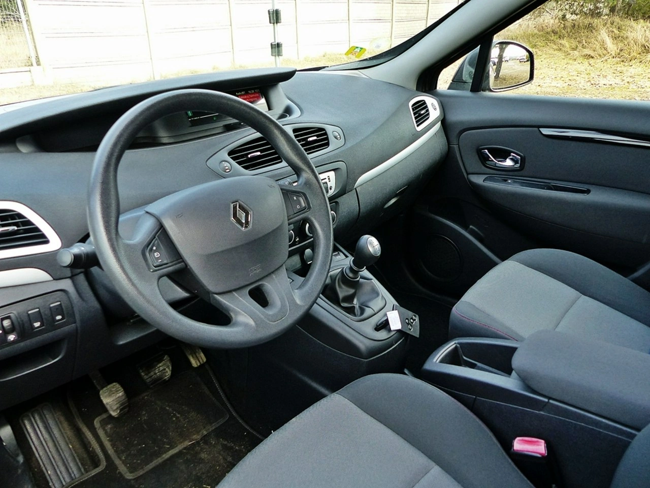 Renault Grand Scenic - Zdjęcie 17
