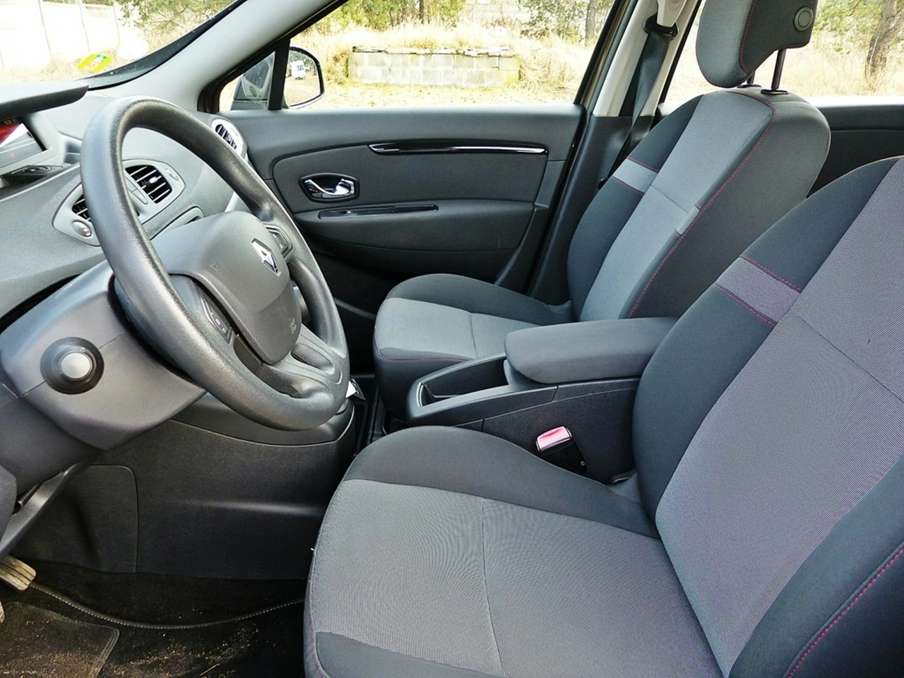 Renault Grand Scenic - Zdjęcie 18