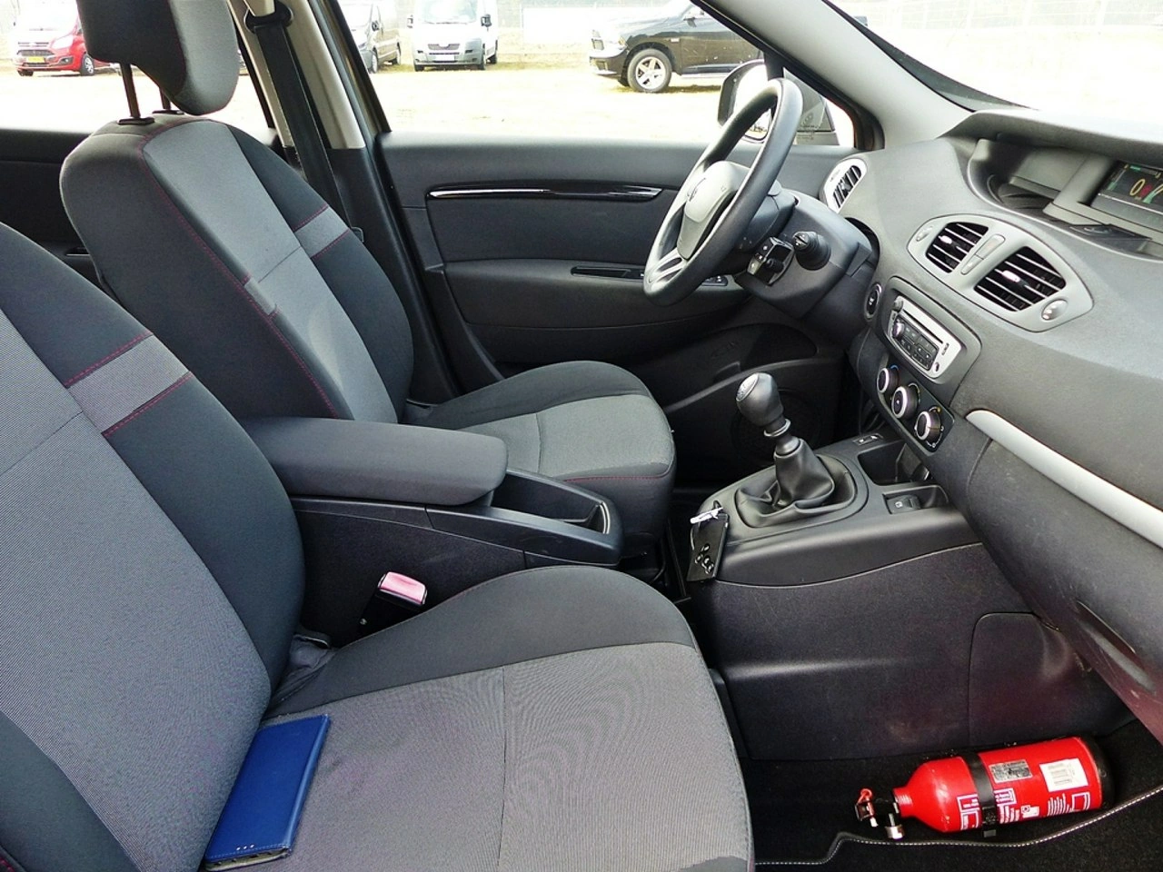 Renault Grand Scenic - Zdjęcie 24