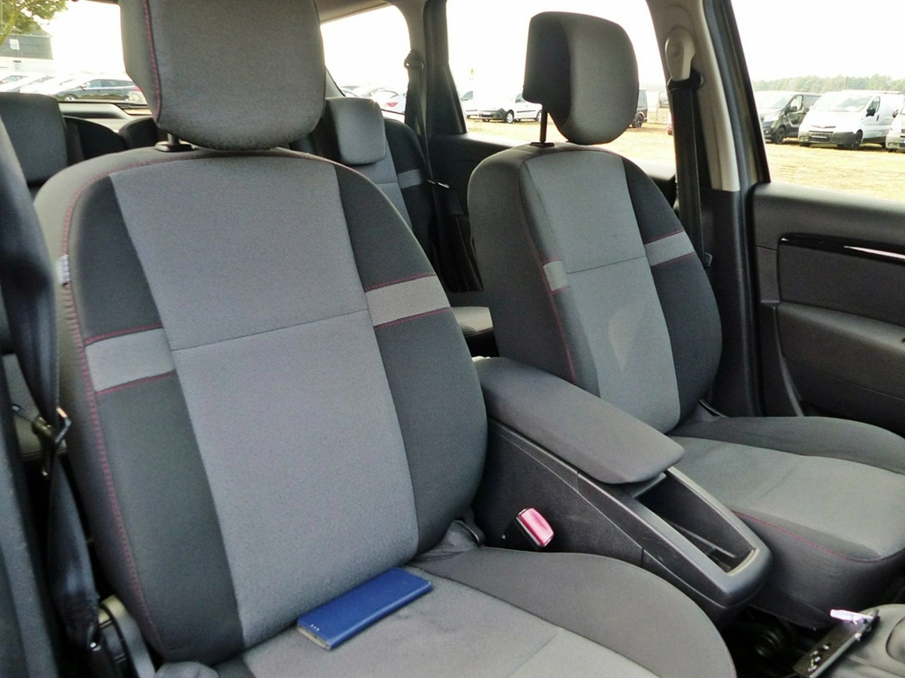 Renault Grand Scenic - Zdjęcie 25