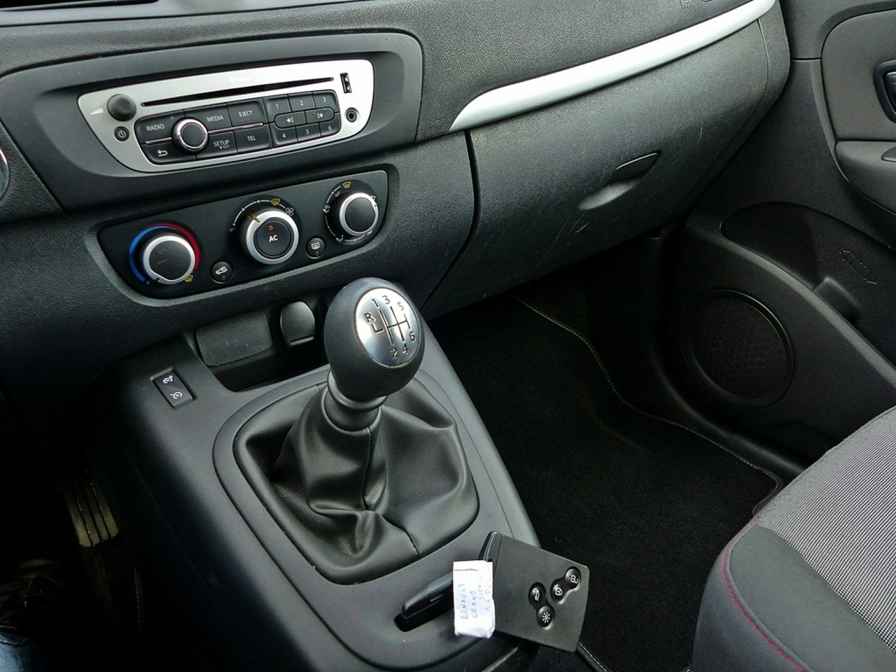 Renault Grand Scenic - Zdjęcie 32