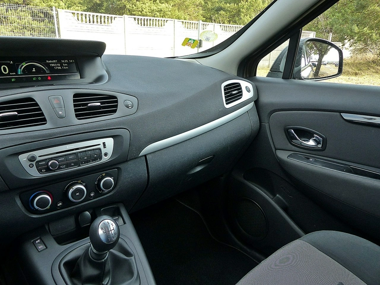 Renault Grand Scenic - Zdjęcie 33