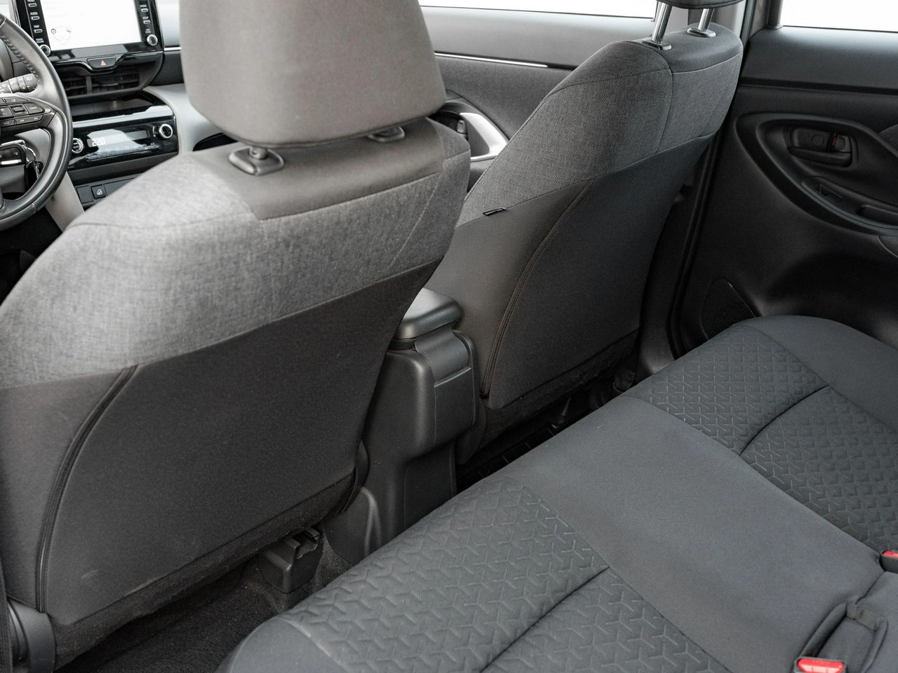 Toyota Yaris Cross - Zdjęcie 23