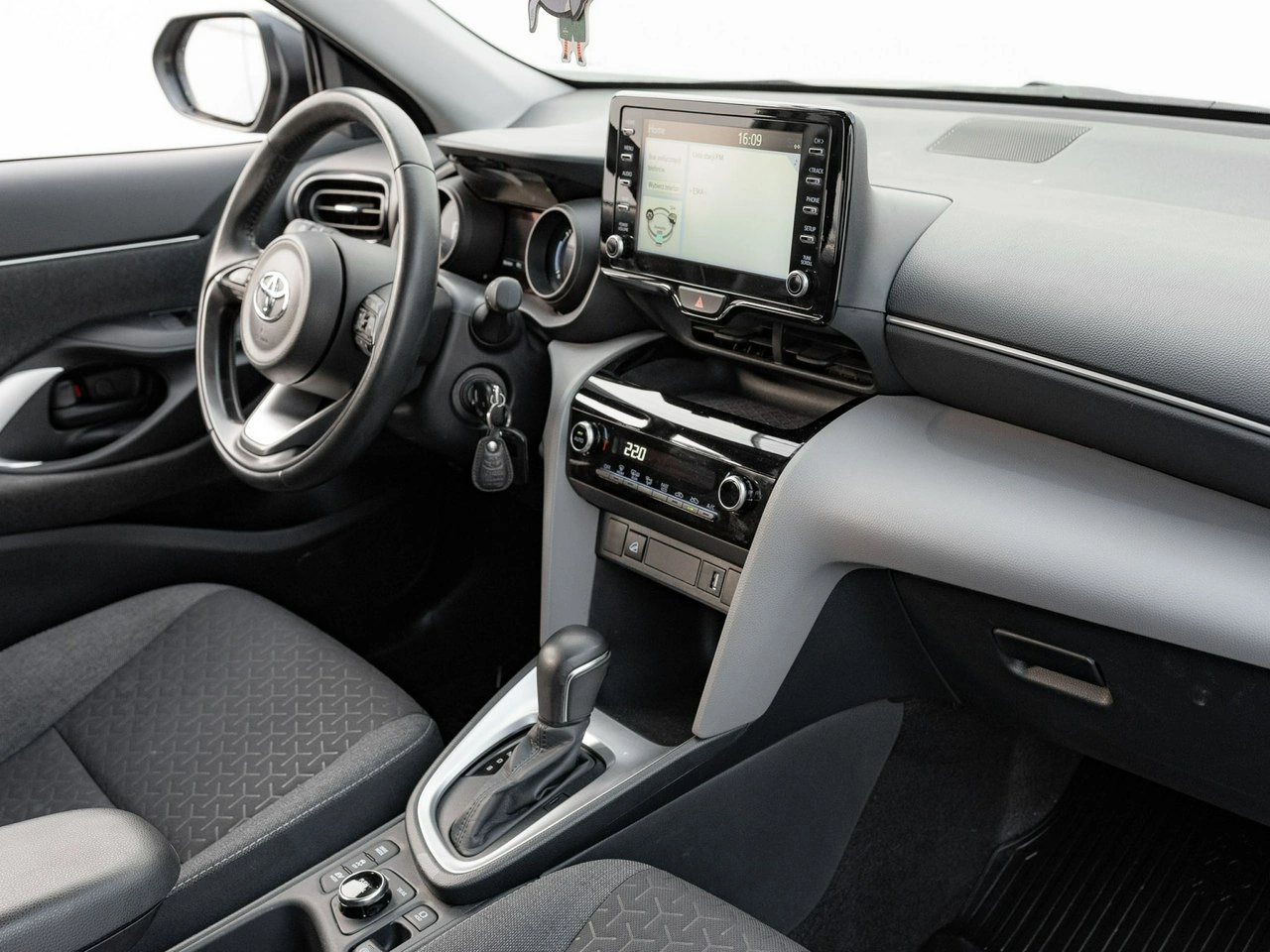 Toyota Yaris Cross - Zdjęcie 32