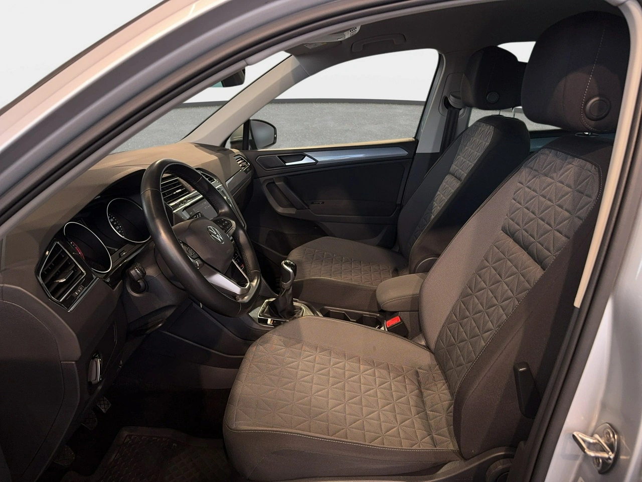 Volkswagen Tiguan - Zdjęcie 11