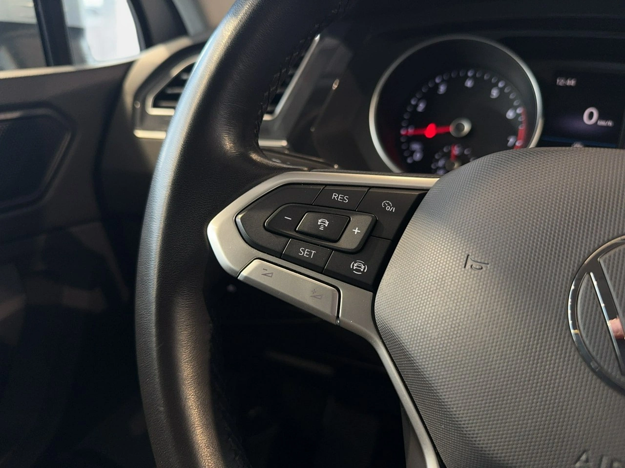 Volkswagen Tiguan - Zdjęcie 17