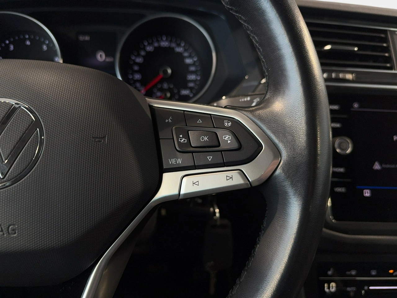 Volkswagen Tiguan - Zdjęcie 18