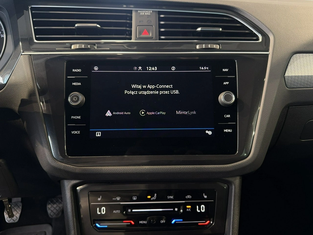 Volkswagen Tiguan - Zdjęcie 21