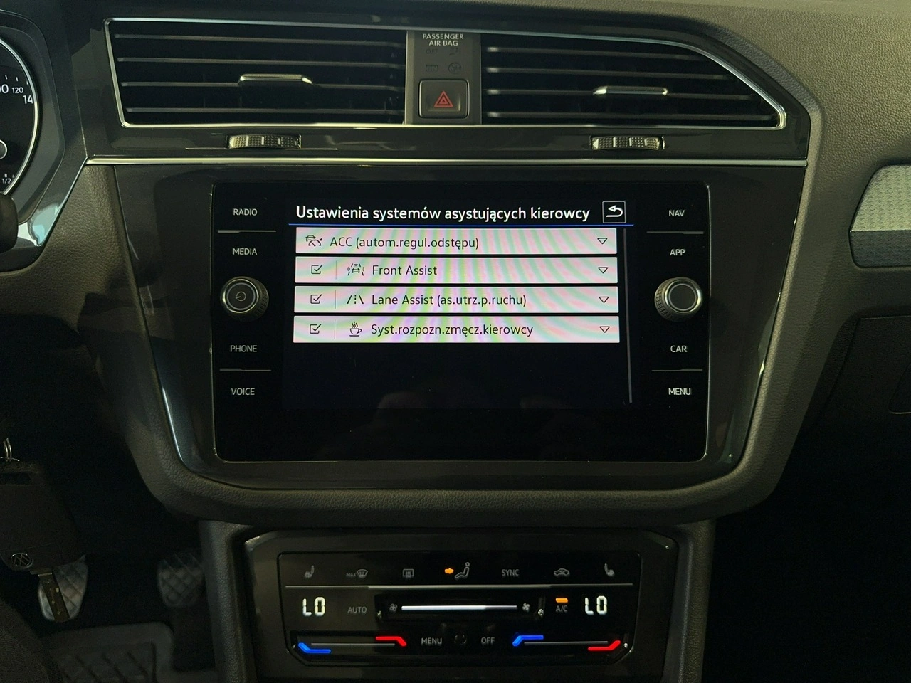 Volkswagen Tiguan - Zdjęcie 22