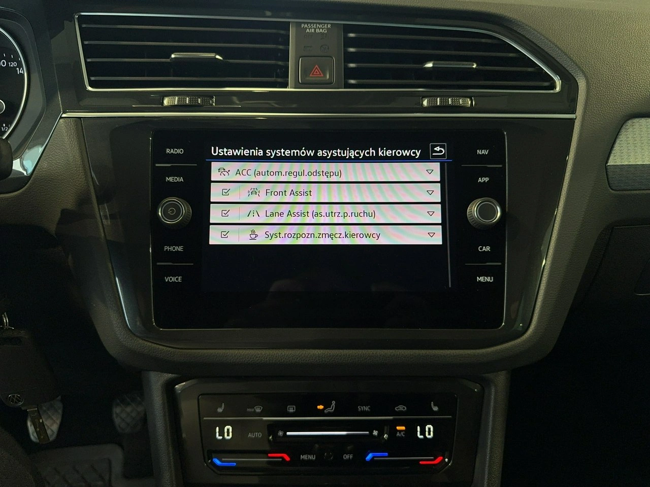 Volkswagen Tiguan - Zdjęcie 22