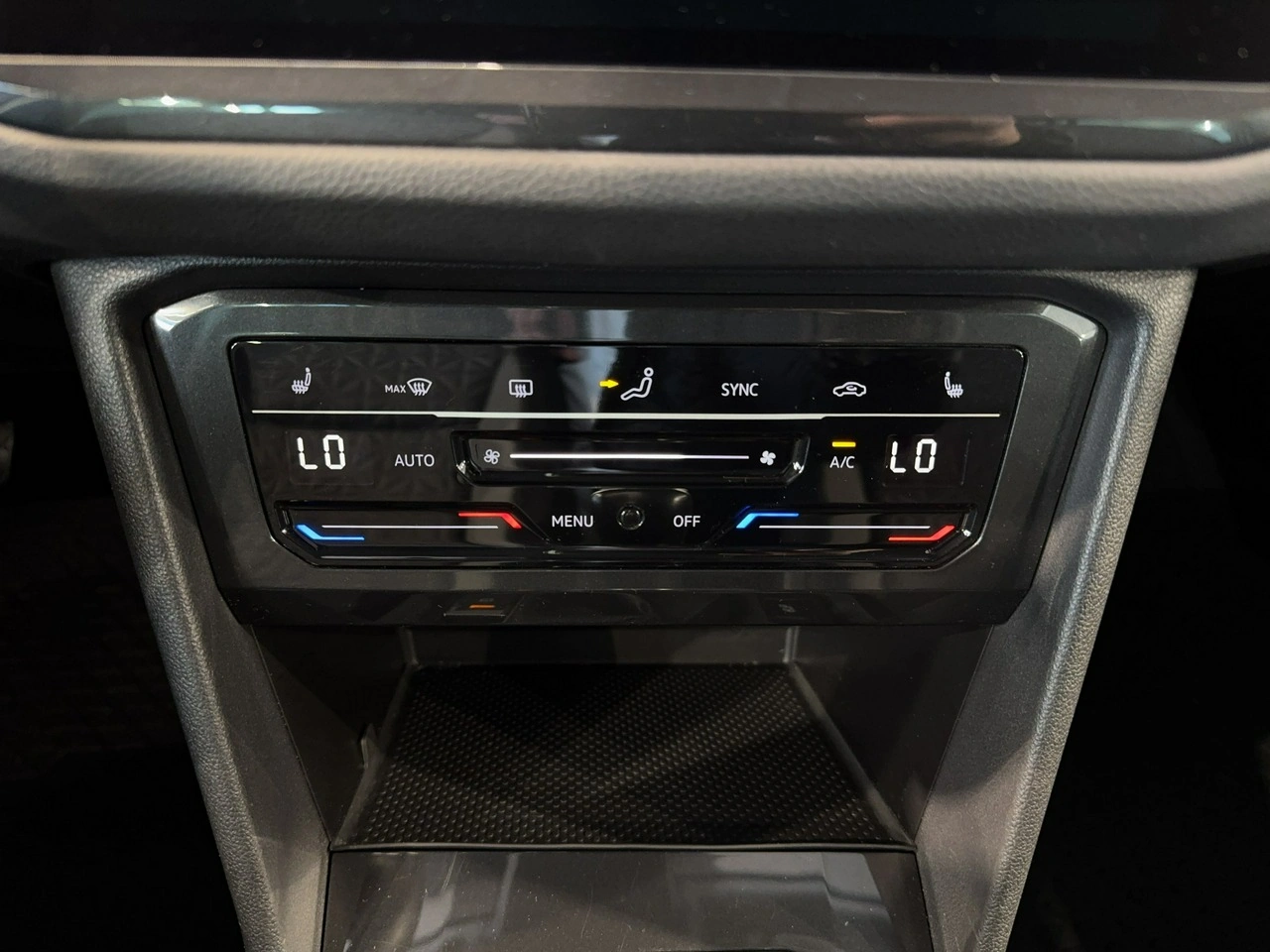 Volkswagen Tiguan - Zdjęcie 23