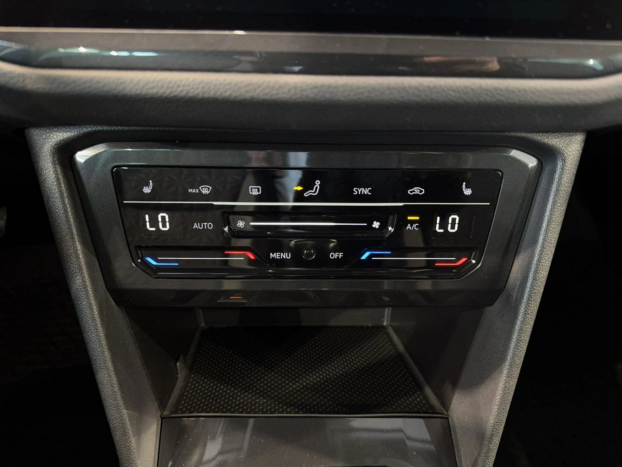 Volkswagen Tiguan - Zdjęcie 23