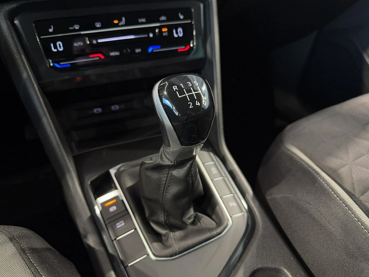 Volkswagen Tiguan - Zdjęcie 24