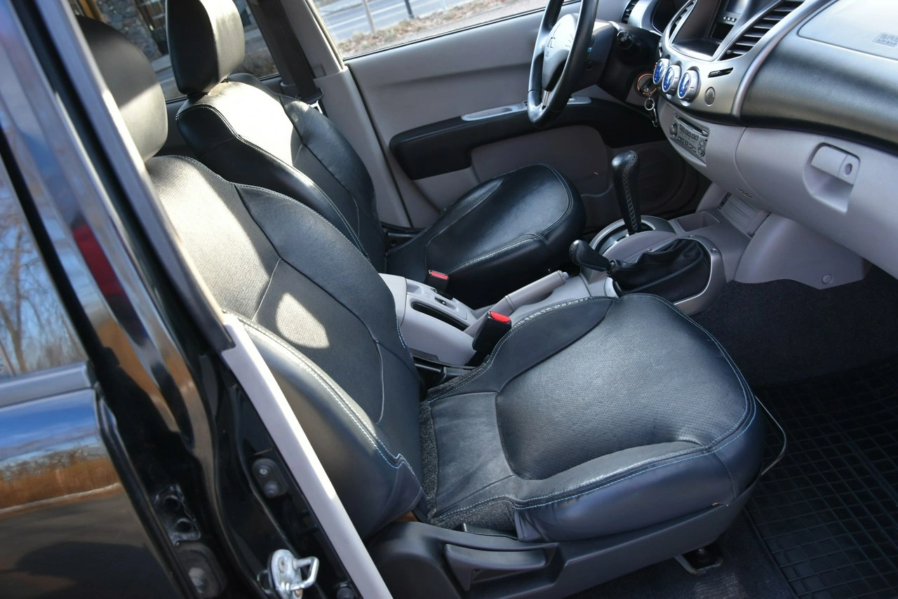Mitsubishi L200 - Zdjęcie 11