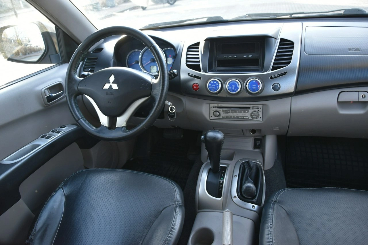 Mitsubishi L200 - Zdjęcie 8