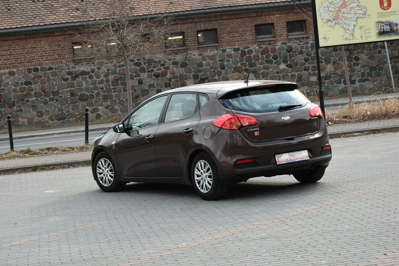 Kia Ceed - Zdjęcie 15