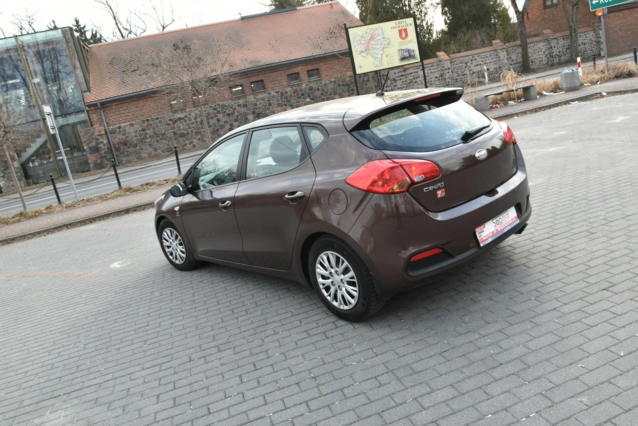 Kia Ceed - Zdjęcie 16