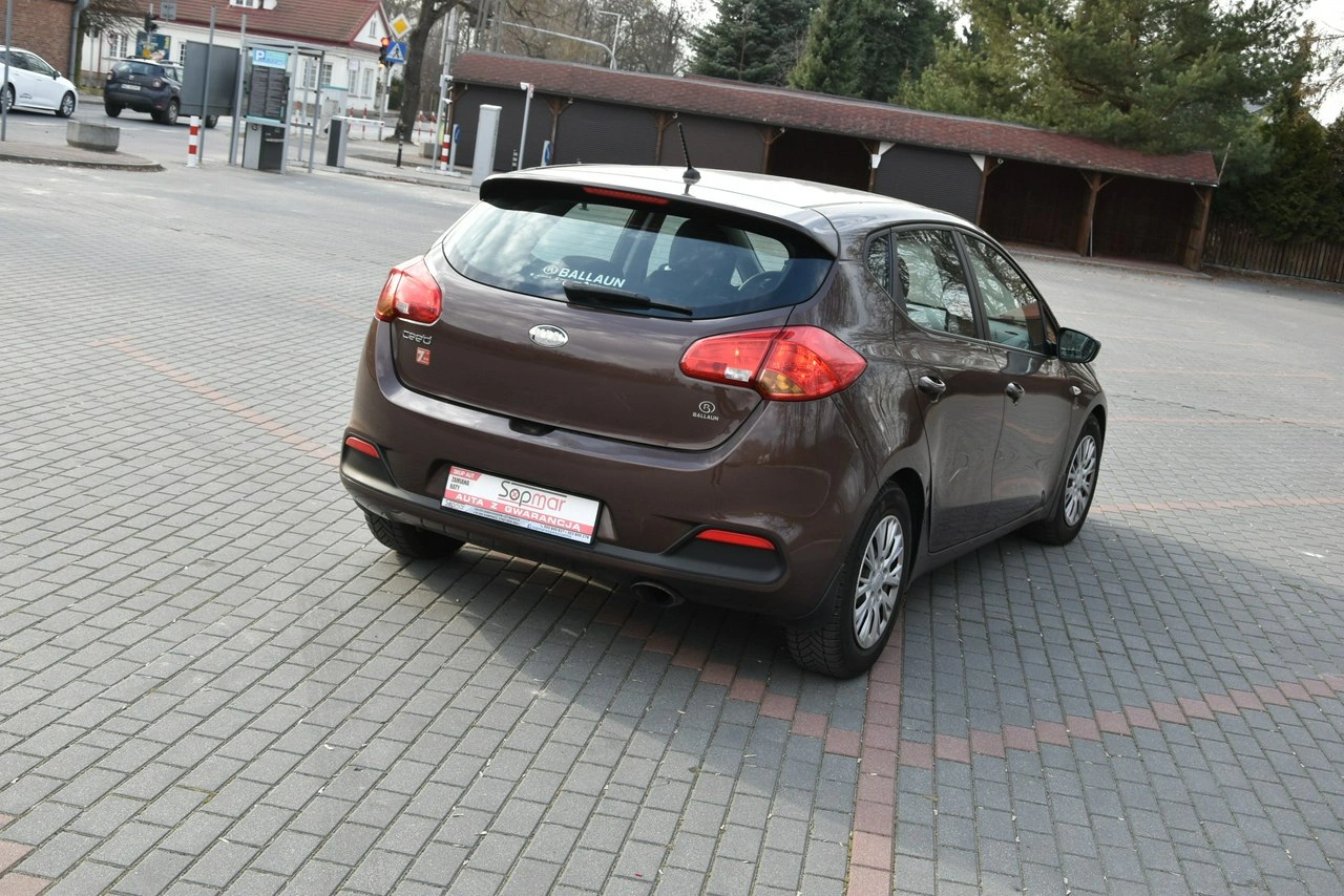 Kia Ceed - Zdjęcie 17