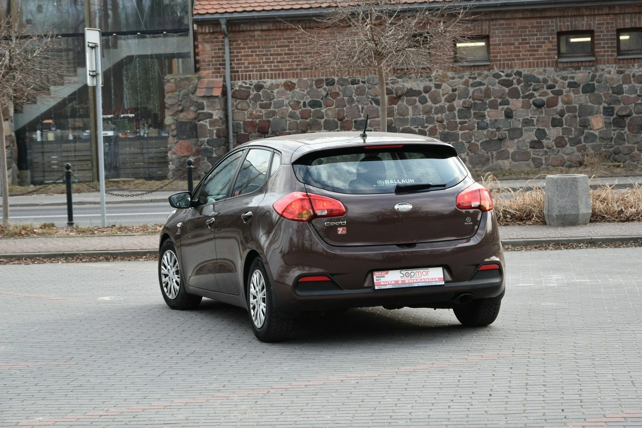 Kia Ceed - Zdjęcie 4