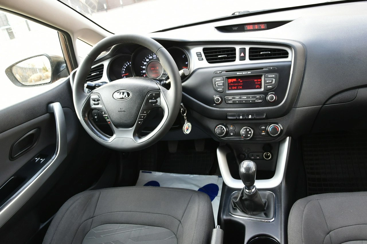 Kia Ceed - Zdjęcie 8
