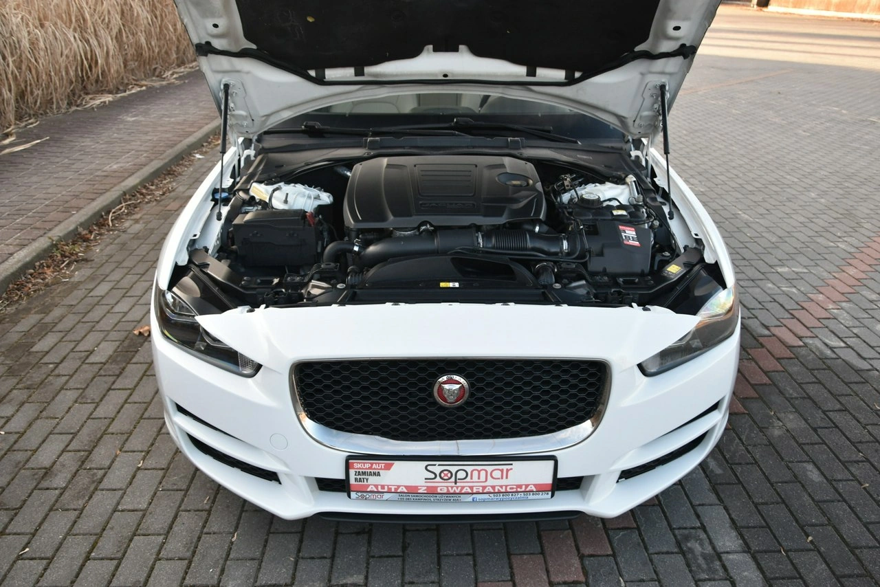 Jaguar XE - Zdjęcie 21