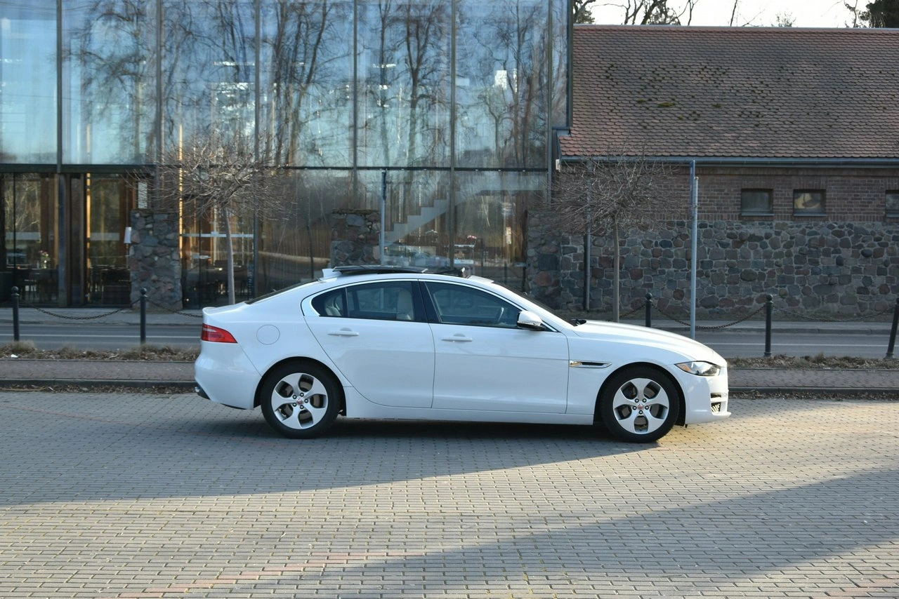 Jaguar XE - Zdjęcie 5