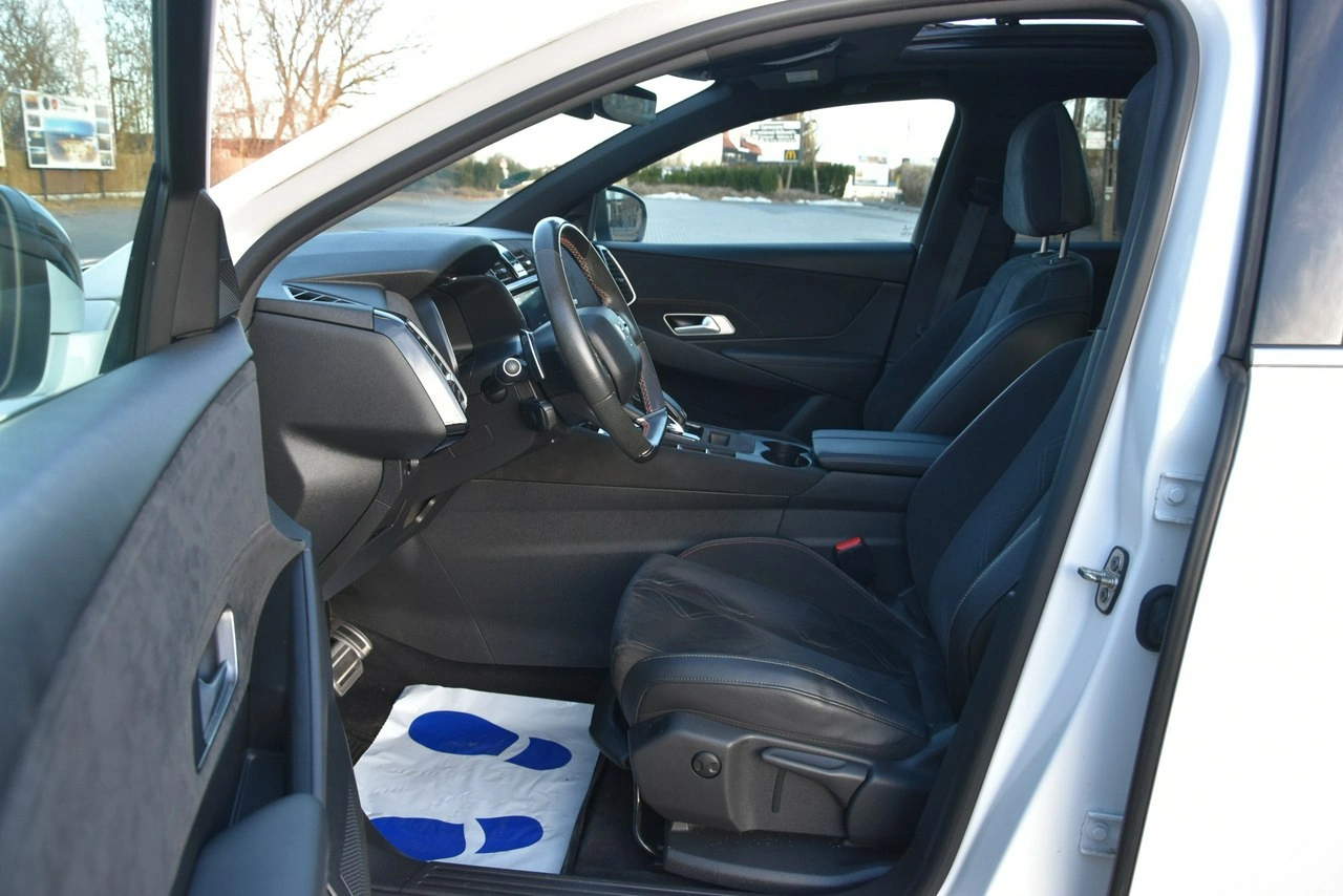 DS Automobiles DS 7 Crossback - Zdjęcie 14