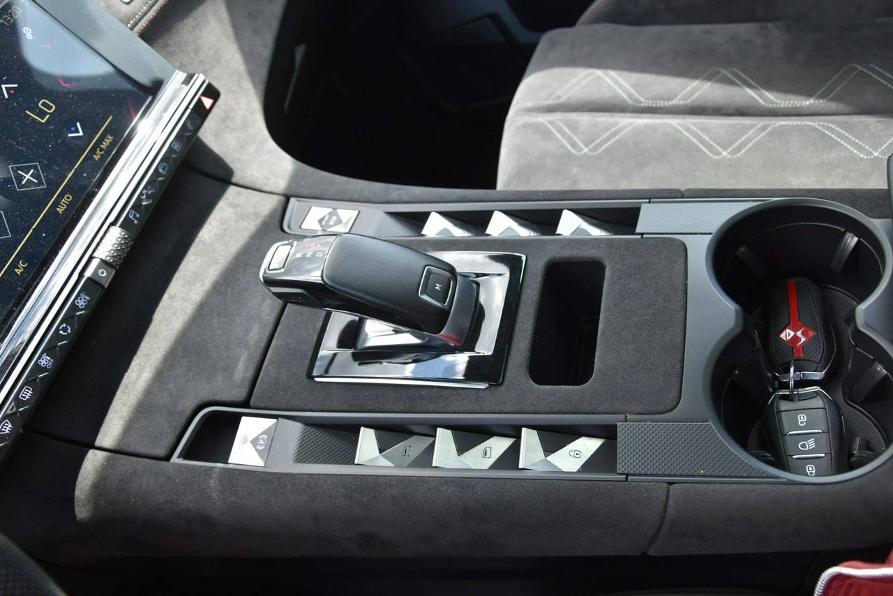 DS Automobiles DS 7 Crossback - Zdjęcie 30