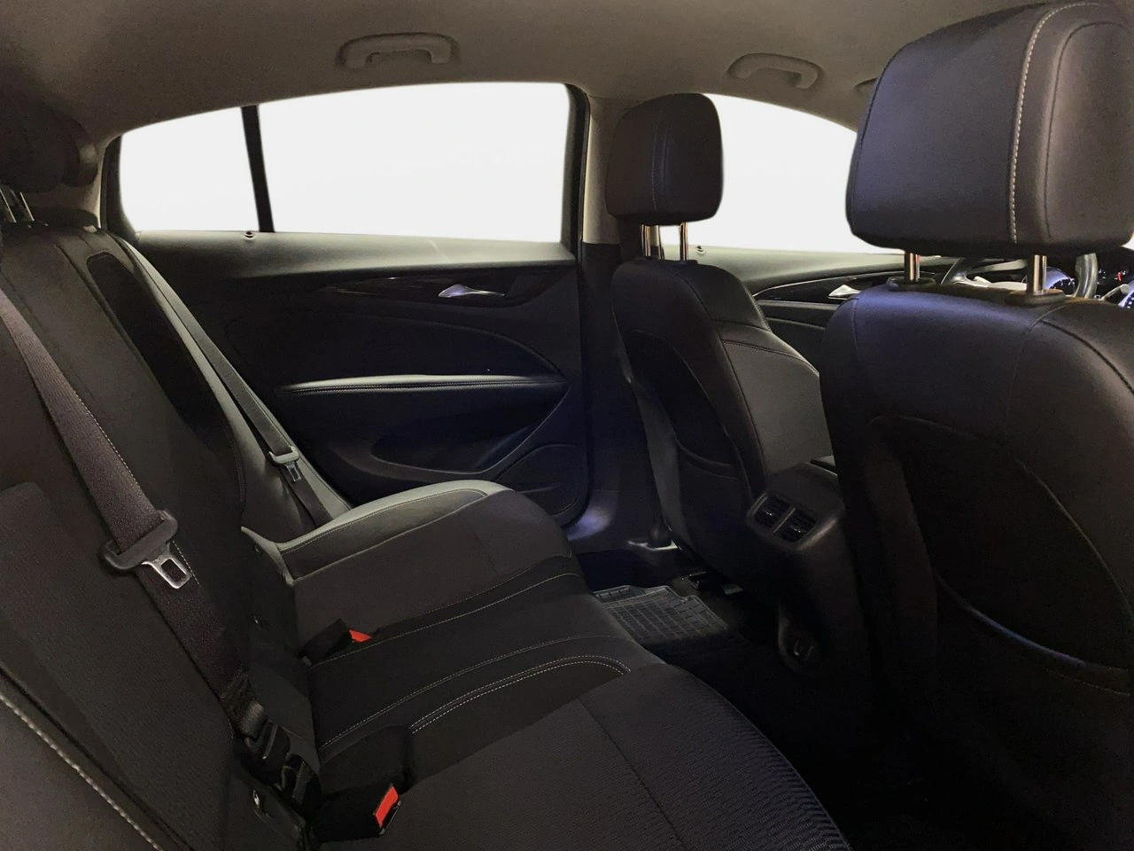 Opel Insignia - Zdjęcie 14