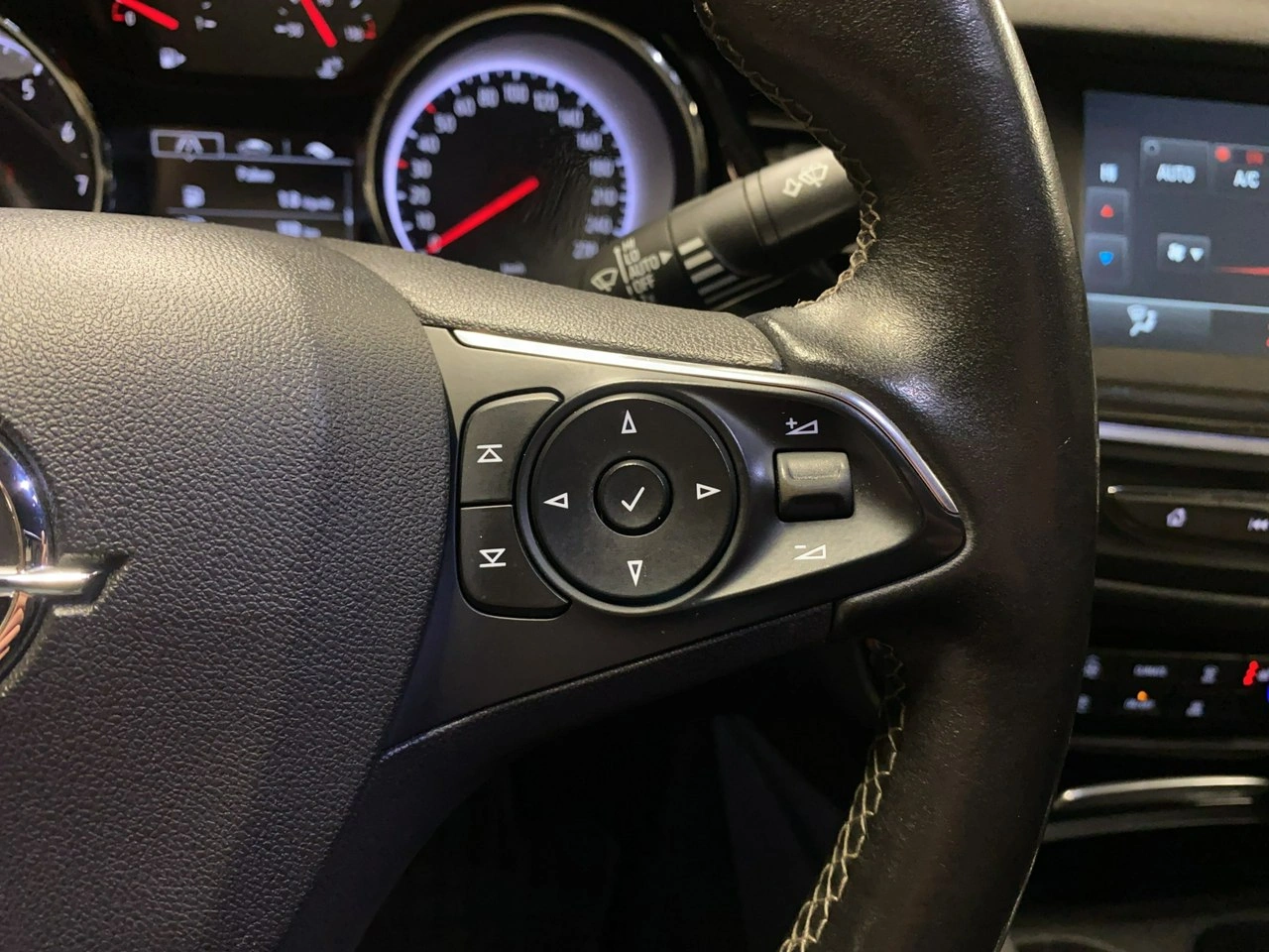 Opel Insignia - Zdjęcie 22