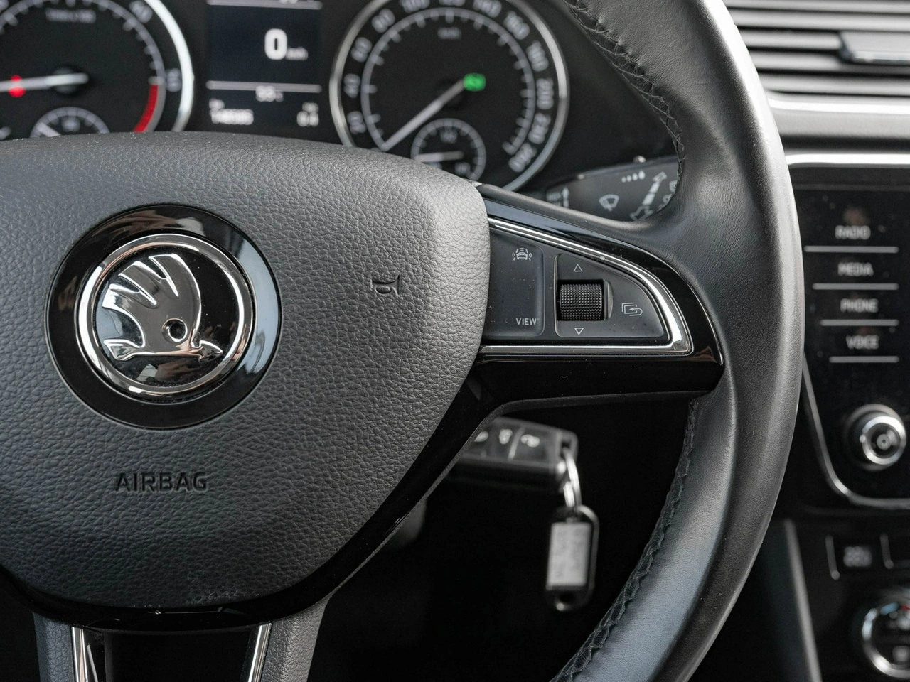 Skoda Superb - Zdjęcie 16