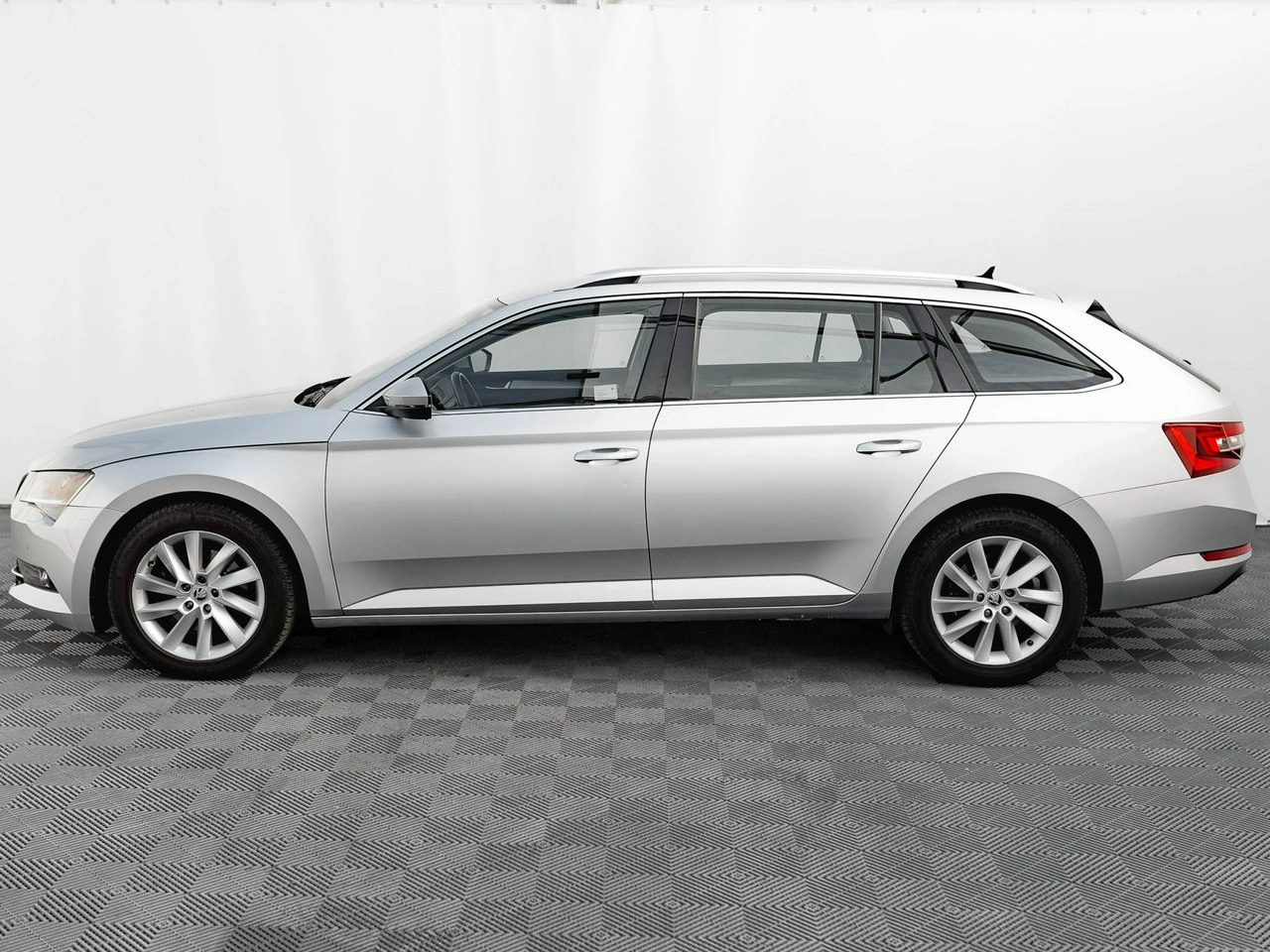 Skoda Superb - Zdjęcie 8