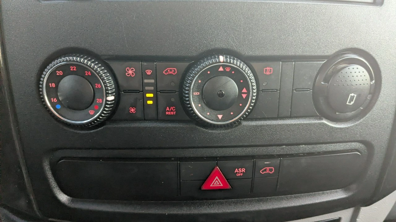 Volkswagen Crafter - Zdjęcie 21