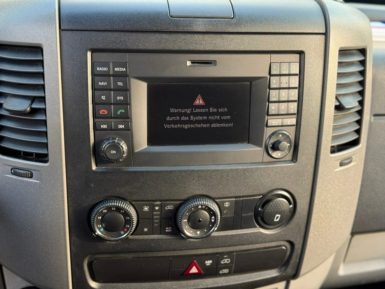 Volkswagen Crafter - Zdjęcie 16