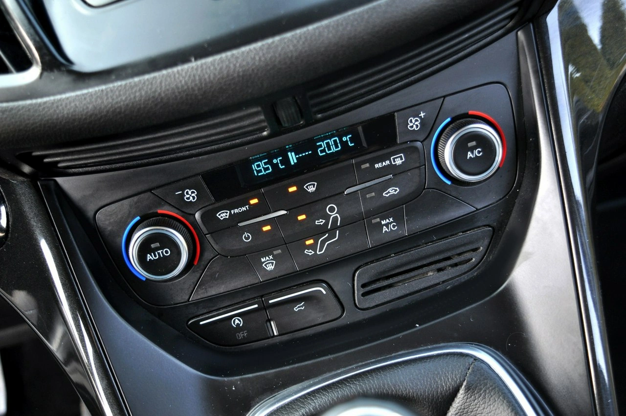 Ford Kuga - Zdjęcie 14