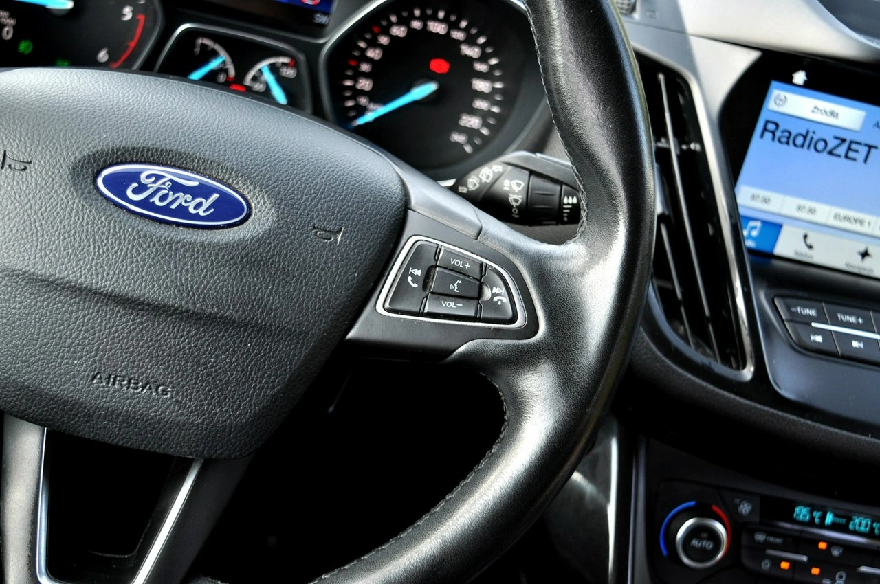 Ford Kuga - Zdjęcie 16