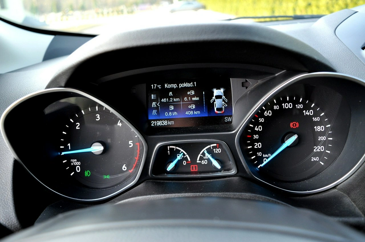 Ford Kuga - Zdjęcie 17