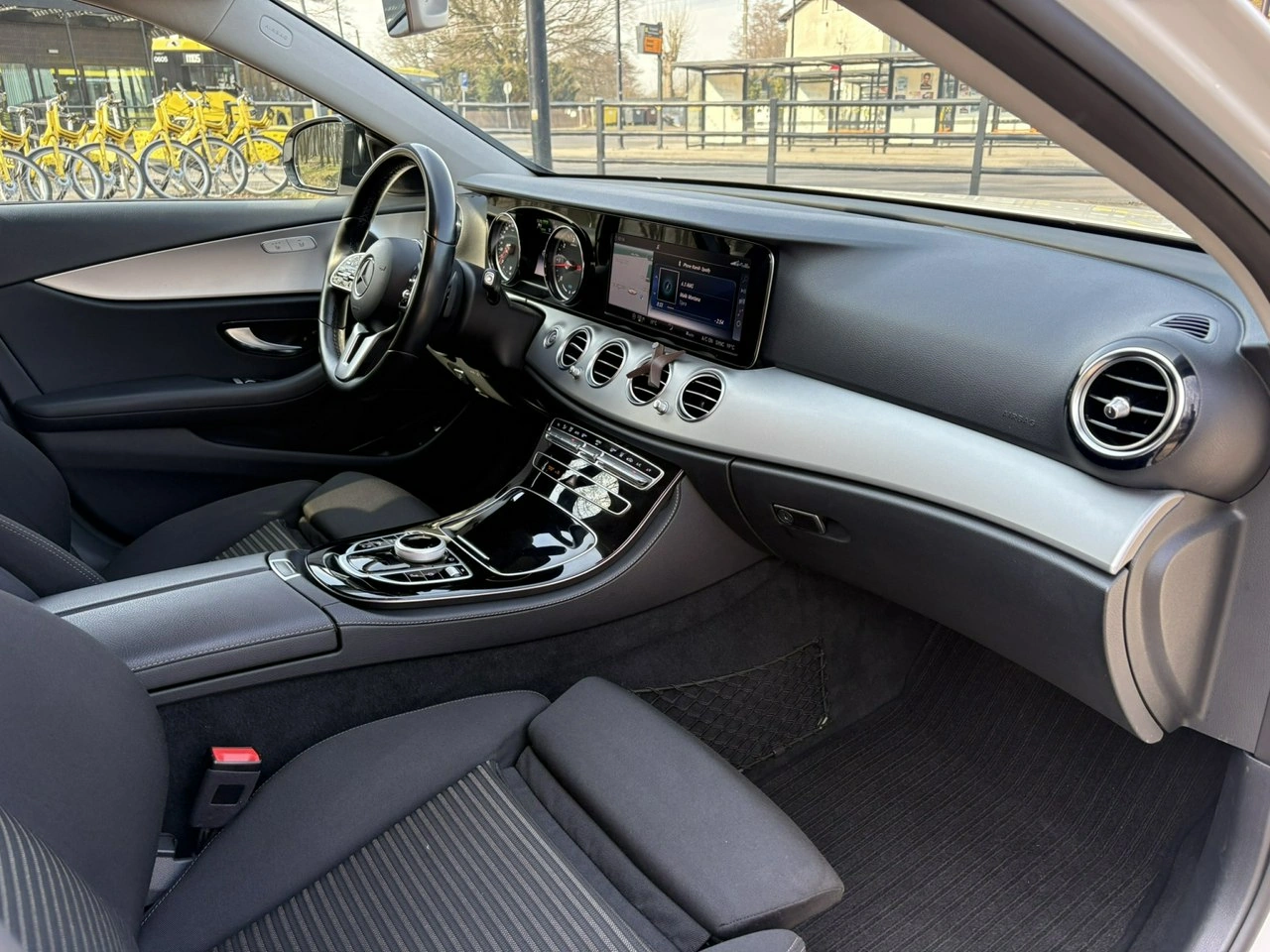 Mercedes E 300 - Zdjęcie 13