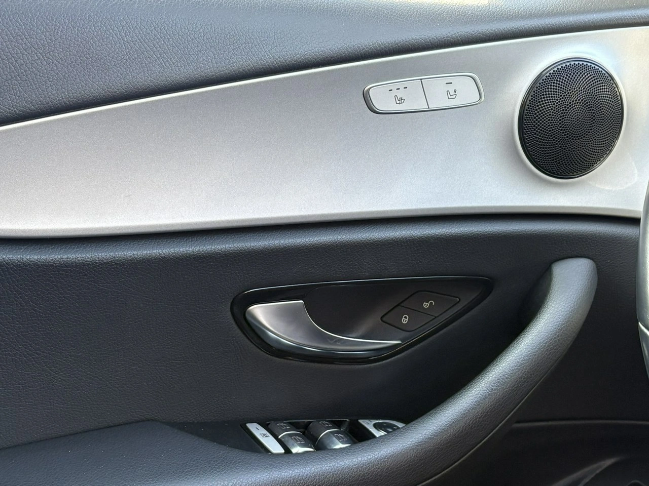 Mercedes E 300 - Zdjęcie 19