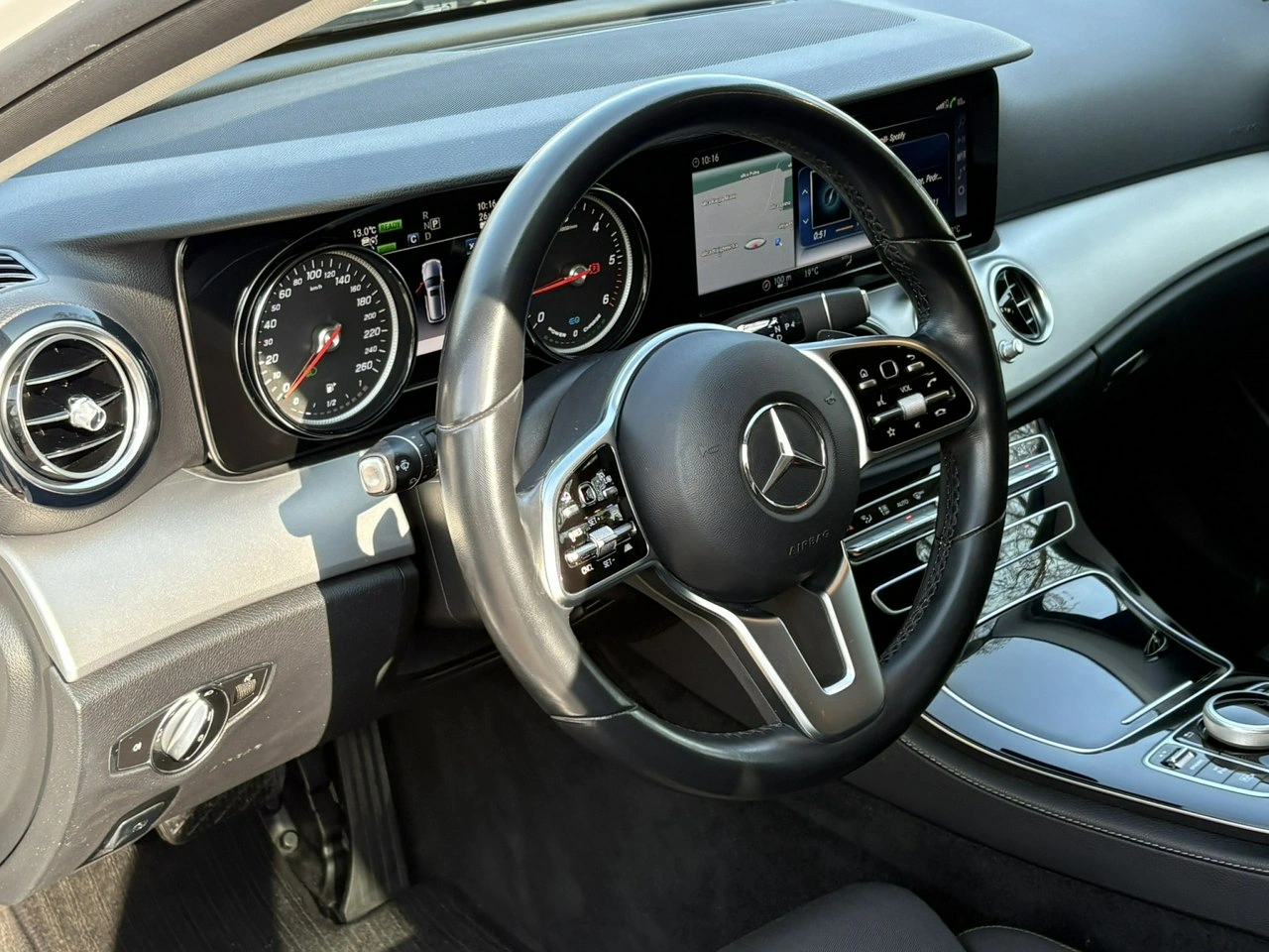 Mercedes E 300 - Zdjęcie 21