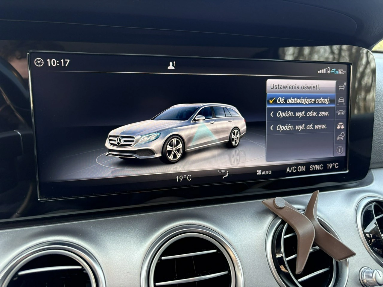 Mercedes E 300 - Zdjęcie 34