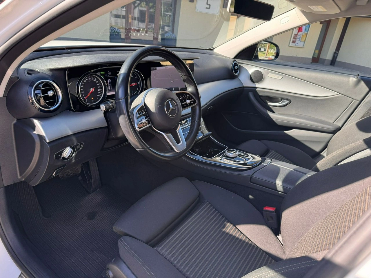 Mercedes E 300 - Zdjęcie 35