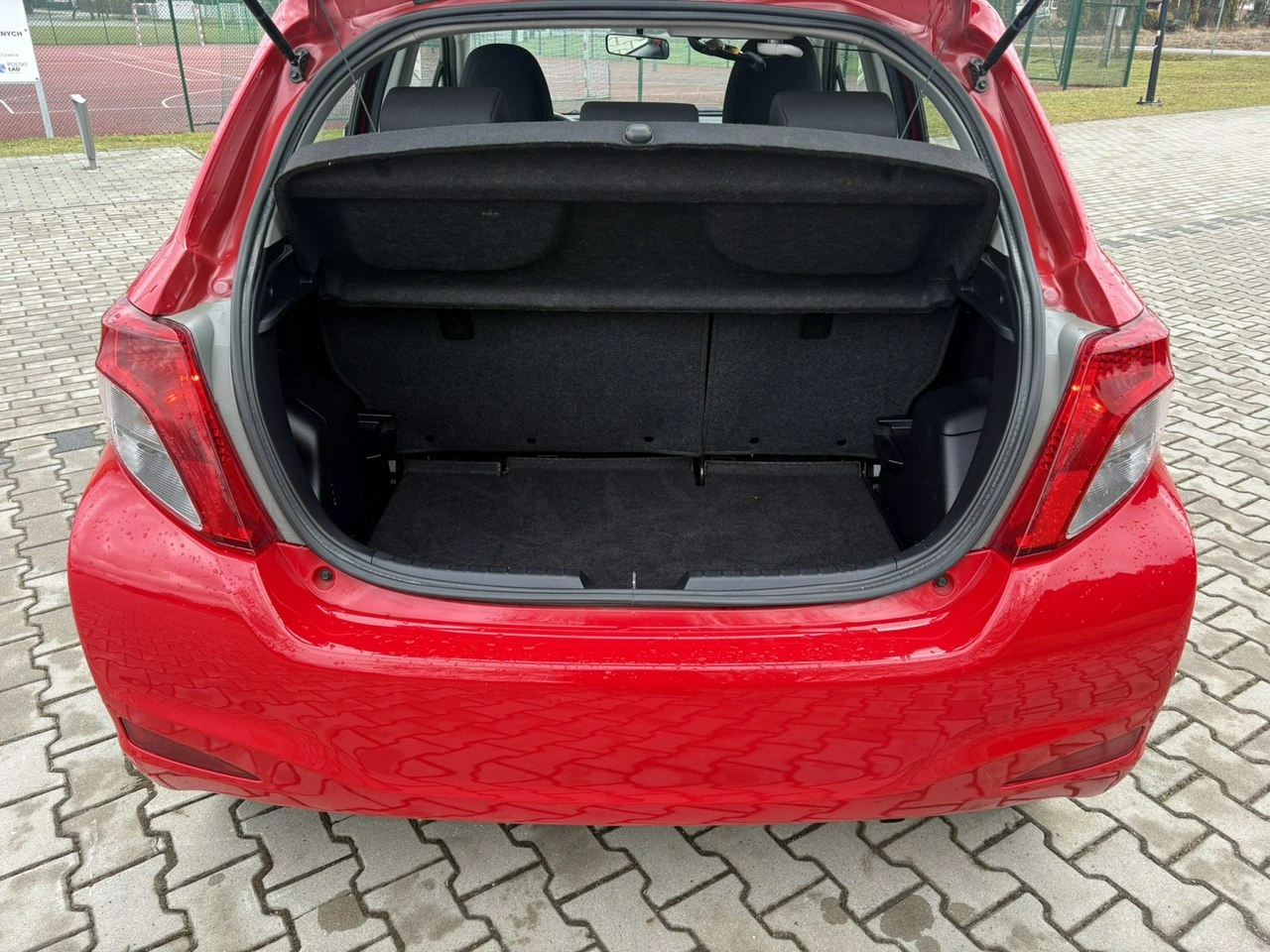 Toyota Yaris - Zdjęcie 10