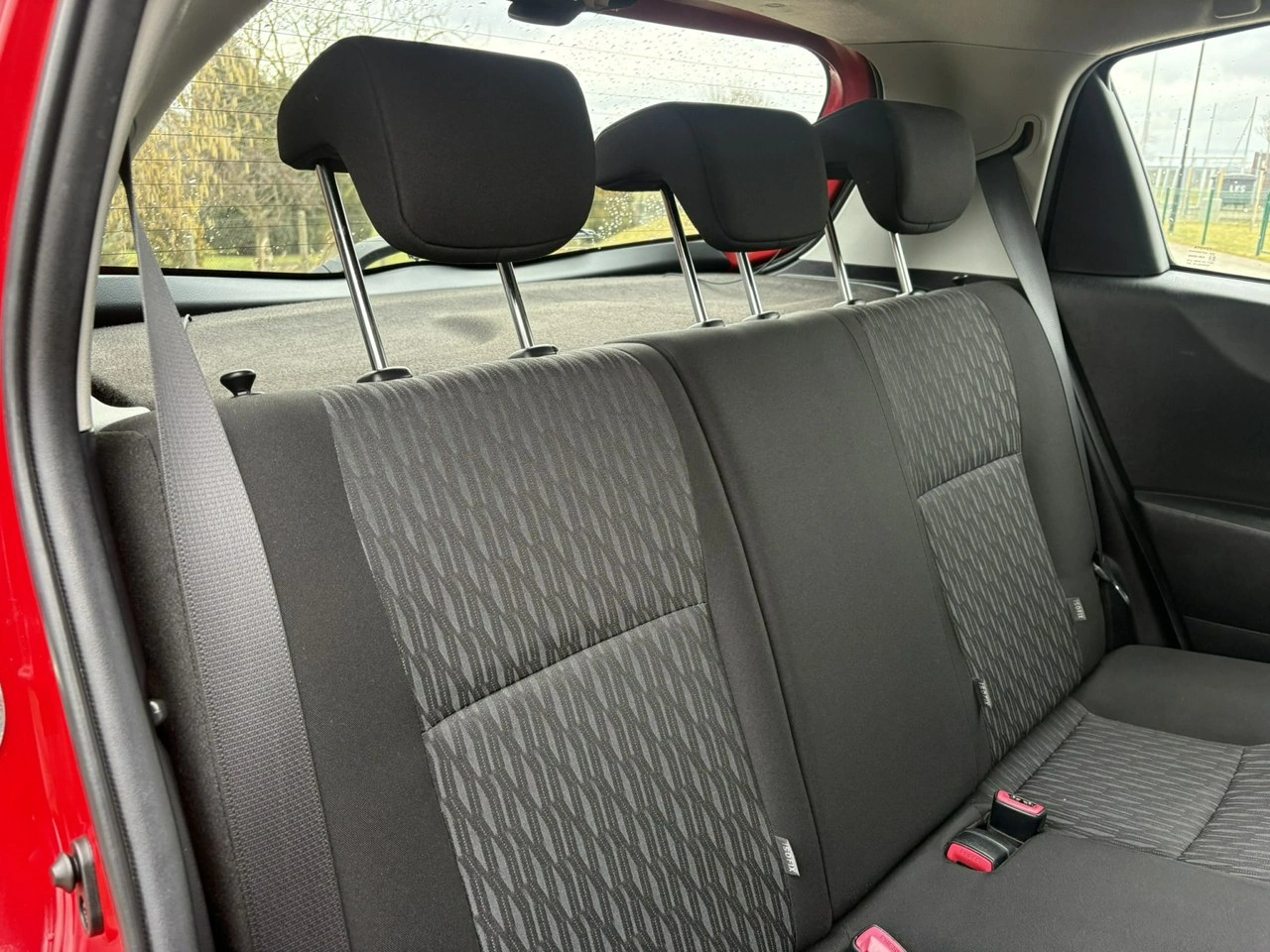 Toyota Yaris - Zdjęcie 19