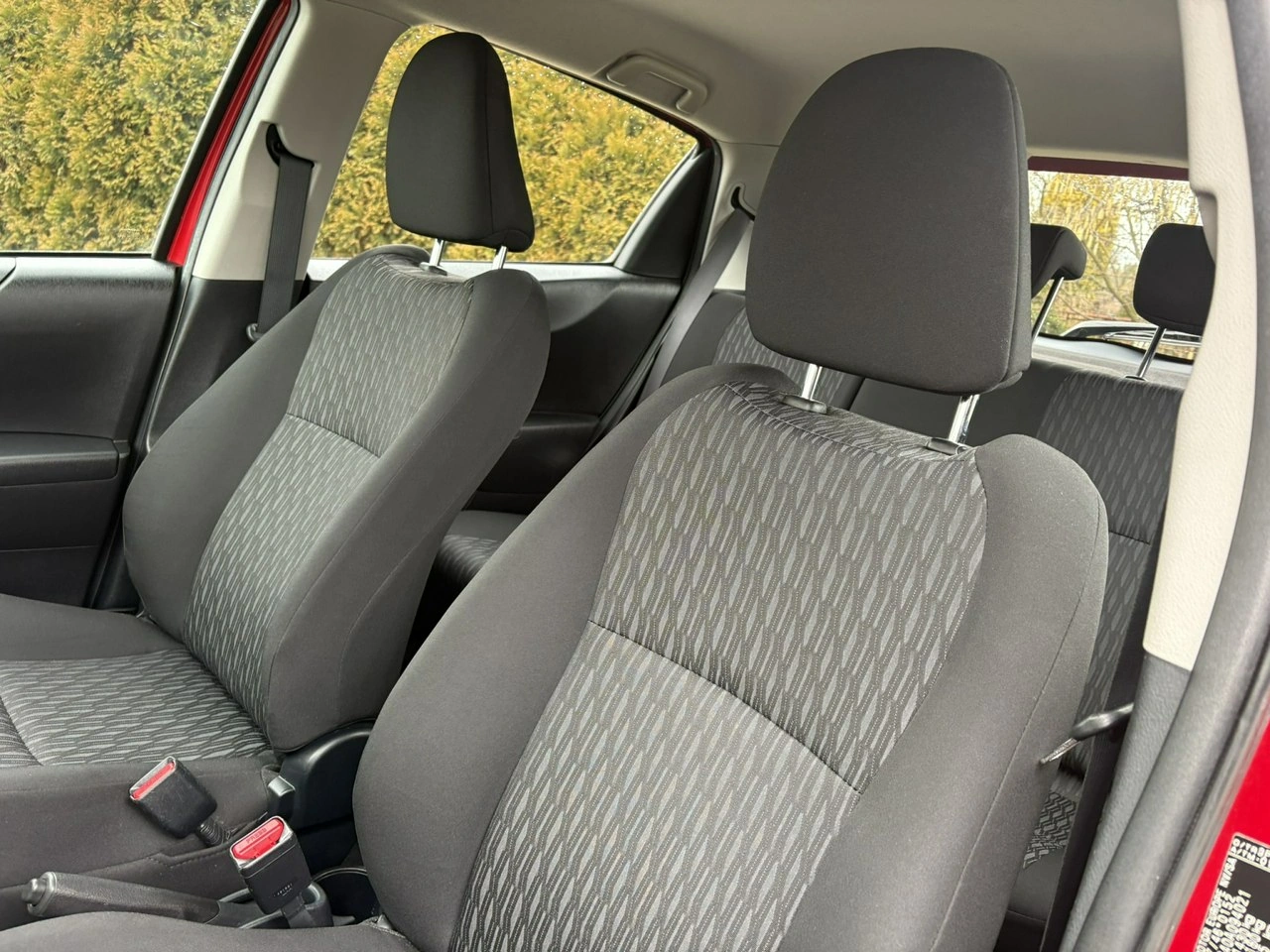 Toyota Yaris - Zdjęcie 21