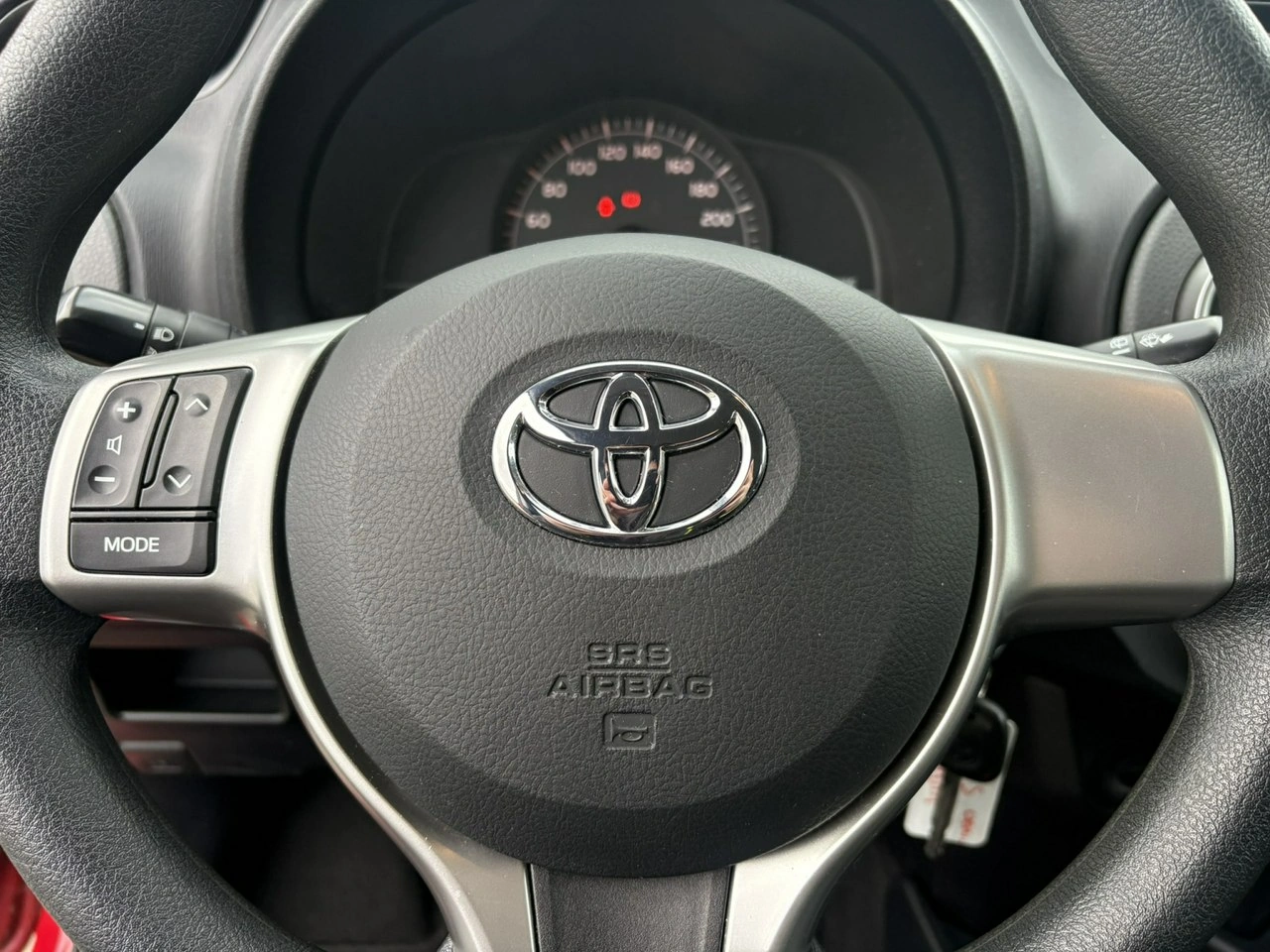 Toyota Yaris - Zdjęcie 27